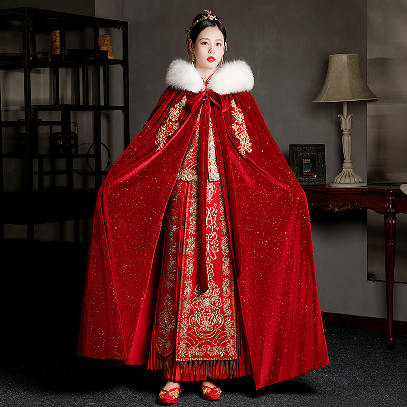 新娘披肩冬季古风结婚外搭披风中式秀禾服斗篷外套保暖红色长款女