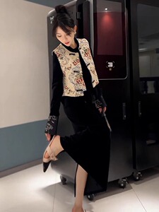 新中式民国千金风端庄大气高端精致刺绣马甲丝绒连衣裙套装女秋冬