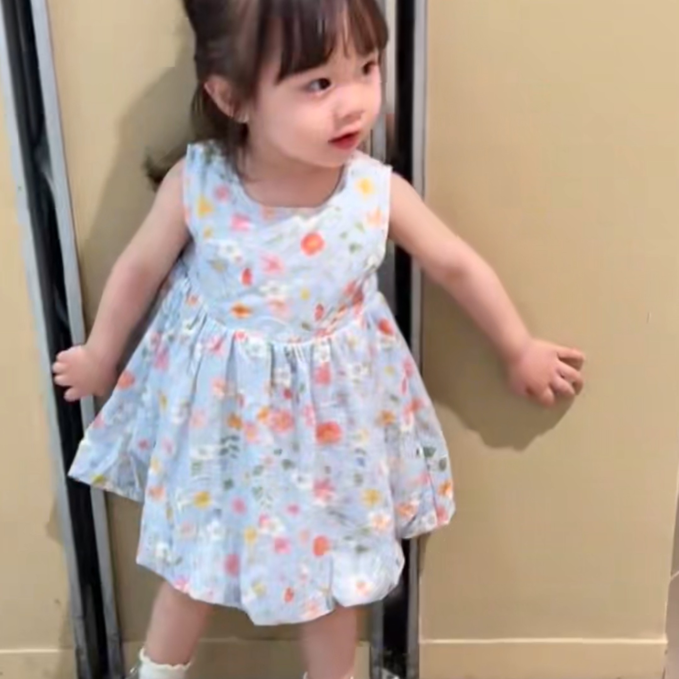 女童装夏季连衣裙儿童裙子女宝宝花朵后背蝴蝶结无袖裙背心裙