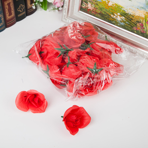 蜡烛摆图装饰玫瑰花 浪漫玫瑰花玫瑰花搭配蜡烛放入杯子的玫瑰花