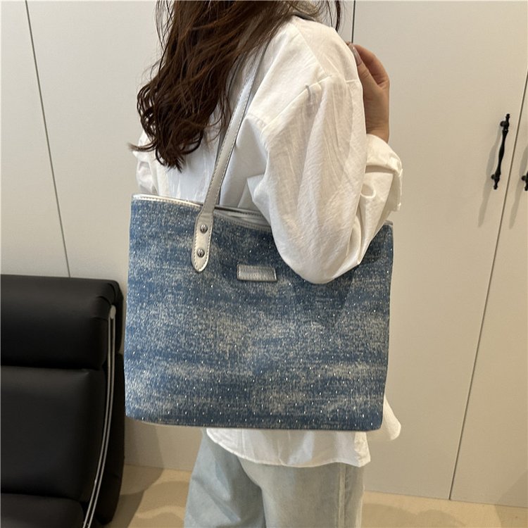 高级感百搭单肩牛仔大包包女新款潮时尚休闲简约大容量通勤托特包