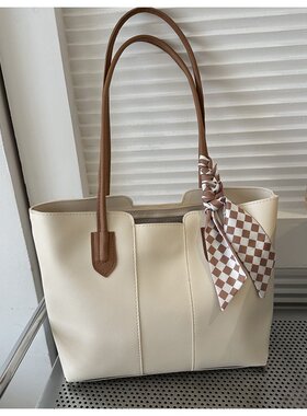 高级感大包包女2022新款潮时尚大容量单肩腋下包复百搭通勤托特包