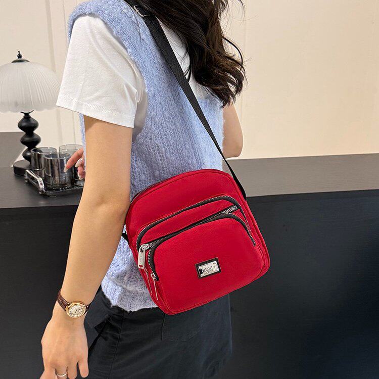 尼龙布女包斜挎小包包休闲女士夏季包包多隔层轻便单肩包简约女款