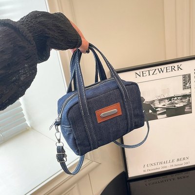 牛仔布包女秋冬2025新款小众设计斜挎包韩版高级感洋气手提枕头包