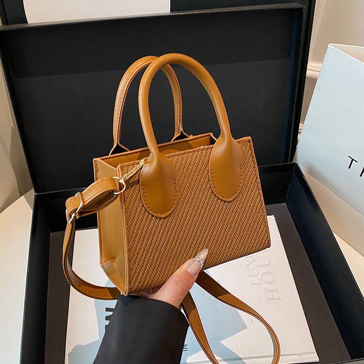 韩版ins新款2025小众设计包包女简约百搭手提包斜挎小方包