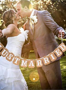 爆款热卖婚礼装饰字母拉花JUST MARRIED彩旗派对拍摄道具结婚用品
