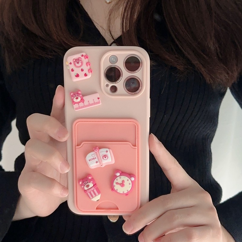 可爱立体草莓熊适用iPhone15promax苹果14手机壳13保护套11卡套卡槽xs全包8网红女7plus软壳xr硅胶14插卡包12怎么看?