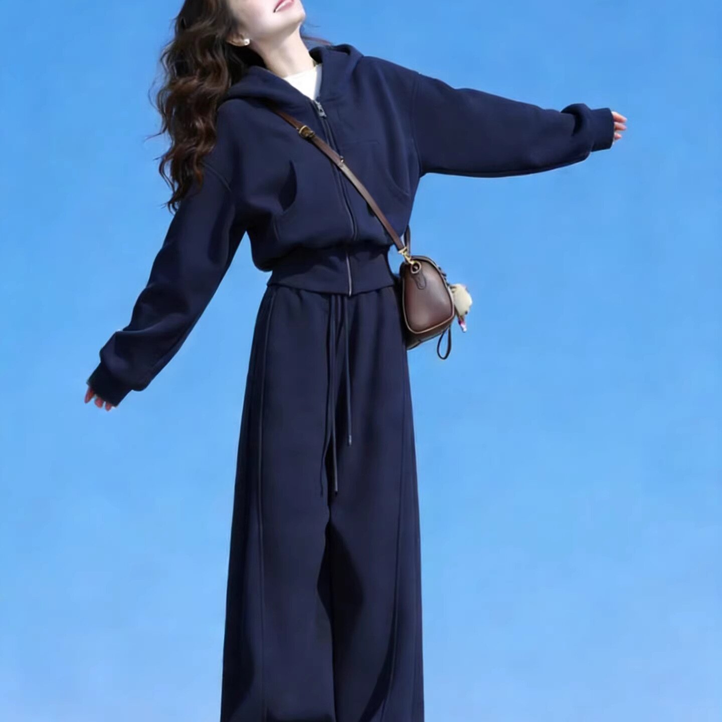 春秋韩系短款拉链显瘦卫衣女