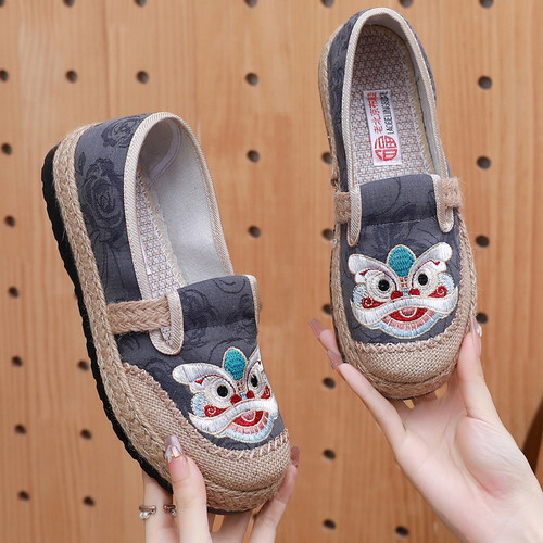 平底醒狮刺绣中国风软底绣花鞋