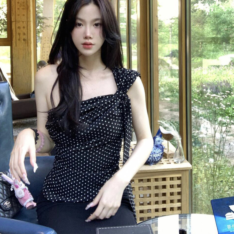 复古黑色波点斜肩无袖背心女装夏季辣妹设计修身绑带纯欲上衣外穿