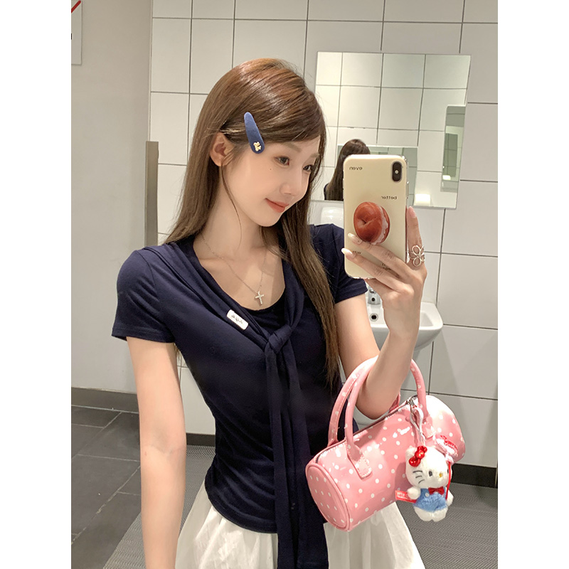 藏蓝色v领夏季新款正肩短袖t恤女设计感纯欲别致辣妹内搭披肩上衣