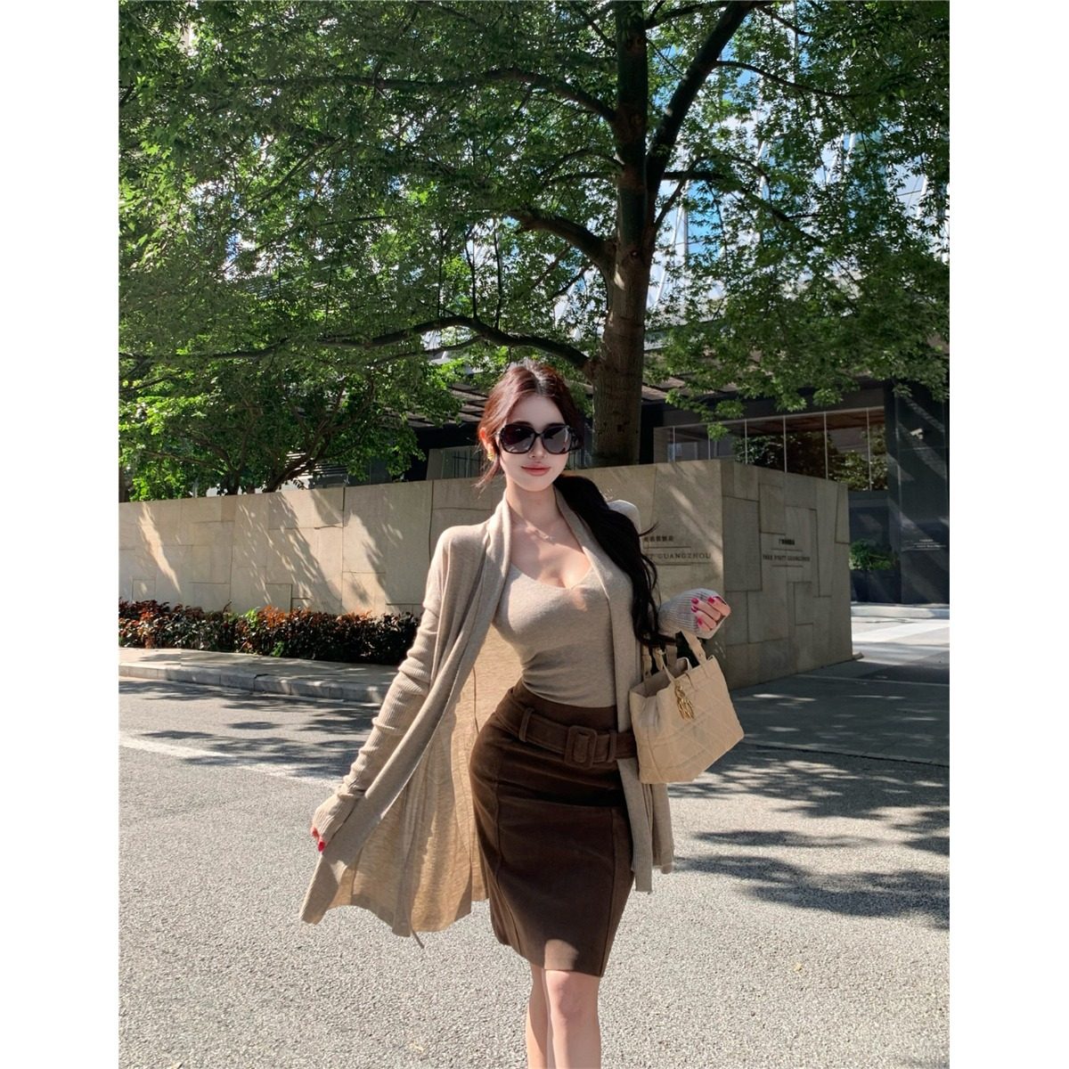 松弛感穿搭一整套休闲慵懒风复古开衫吊带背心包臀裙三件套装25秋