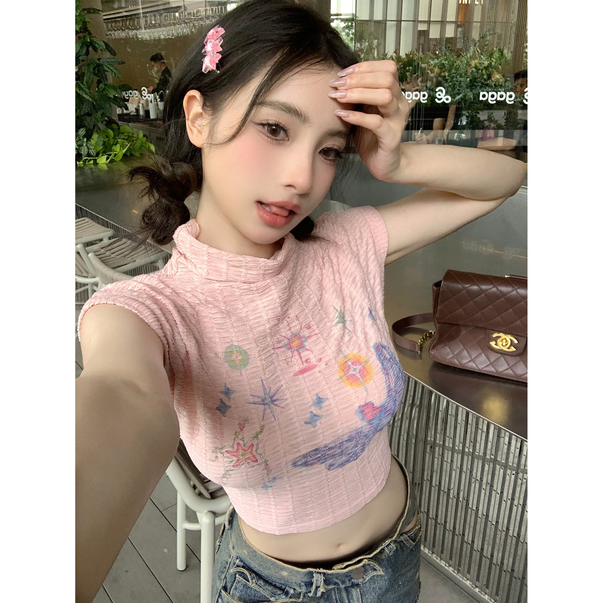 春夏多巴胺女孩穿搭粉色无袖T恤美式纯欲辣妹短款小众半高领上衣