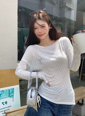 蝴蝶结烫钻斜肩长袖针织衫女秋季修身白色防晒罩衫不规则薄款上衣