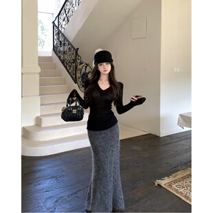 美式辣妹灰色v领长袖针织衫女秋季高级感小众显瘦别致短款上衣潮