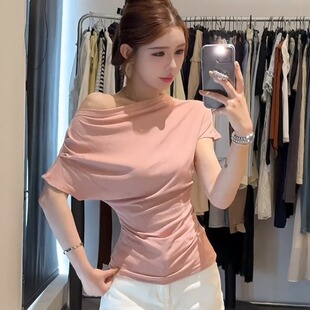 不规则粉色斜肩短袖T恤女夏季修身收腰设计感紧身纯欲风显瘦上衣