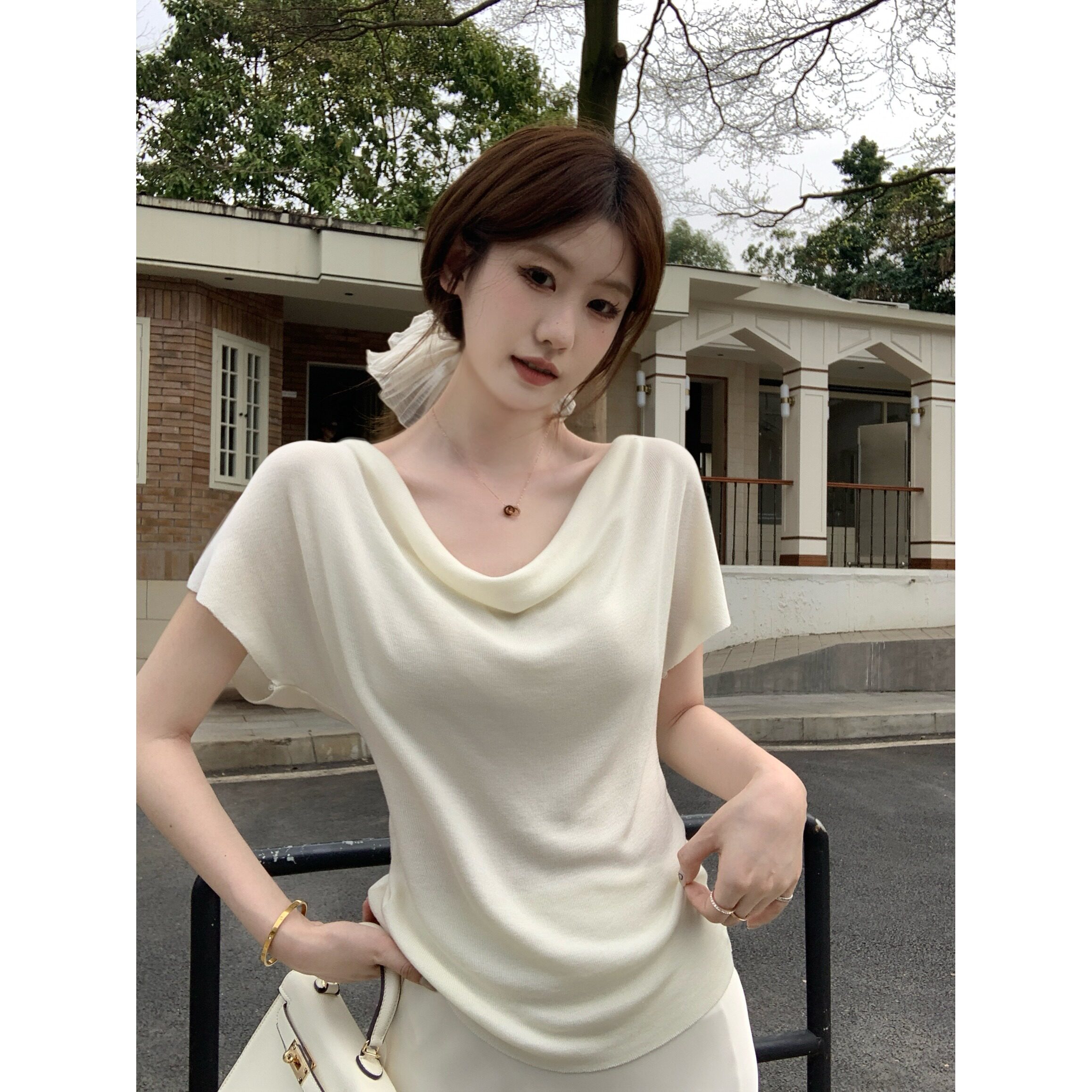 荡领修身短袖上衣夏季软糯百搭韩版chic纯欲风高级感针织衫T恤女