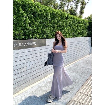 法式灰色气质假两件吊带连衣裙夏季2025新款收腰修身拼接简约长裙