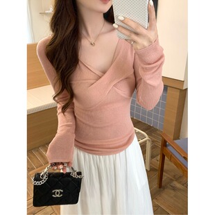 秋季2026甜辣妹纯欲修身显瘦短款韩版小众v领长袖打底衫女装上衣