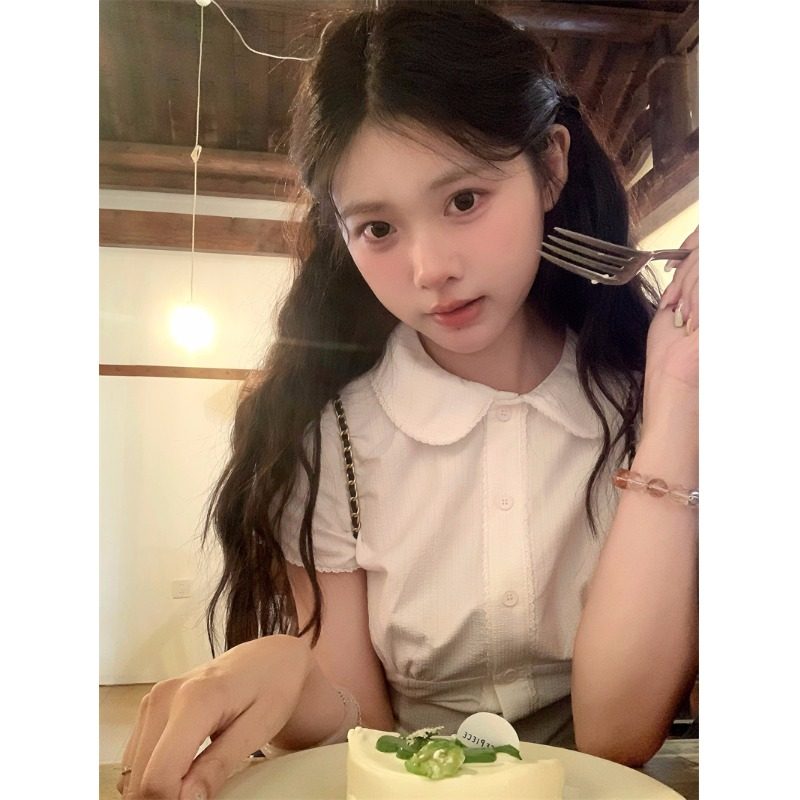 甜美白色娃娃衬衫短袖修身