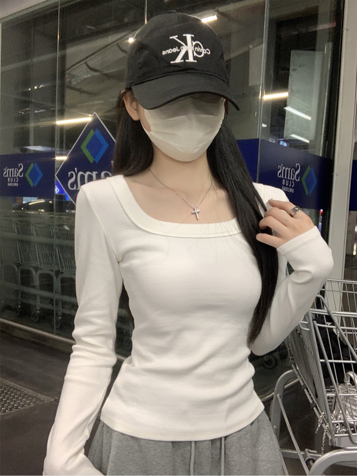 露锁骨u领打底衫女春秋2024新款修身显瘦洋气内搭长袖t袖纯欲上衣