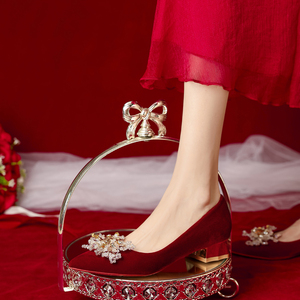 气质水钻单鞋女粗跟尖头新娘婚鞋禾秀婚纱两穿秋季法式小跟鞋中跟
