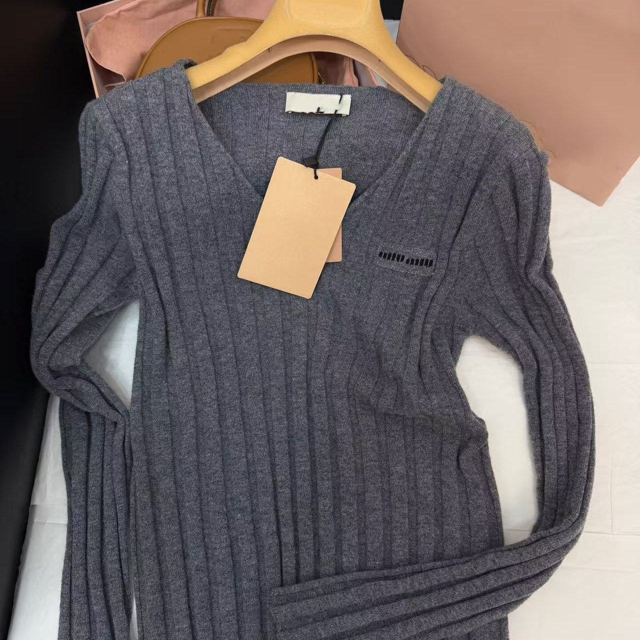 好漂亮黑白拼色小鹿针织套头衫女2025年冬季新款毛衣名媛气质时尚