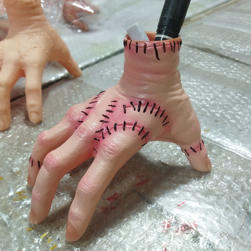 亚当斯断手断掌万圣节恐怖摆件