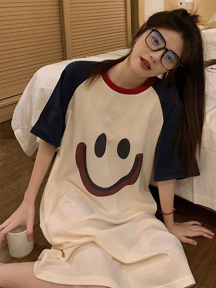 여성용 여름 반팔 학생용 한국식 잠옷 여름 중형 및 긴 가정복에 외부에서 착용할 수 있는 느슨한 대형 얇은 잠옷
