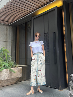 韩国轻奢设计品牌感白色印花刺绣休闲百搭高腰松紧包臀半身裙女