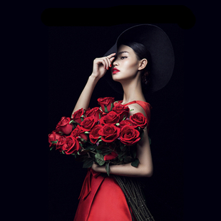 影楼摄影道具婚纱仿真手捧花室内花儿童仿真深红好玫瑰花假花