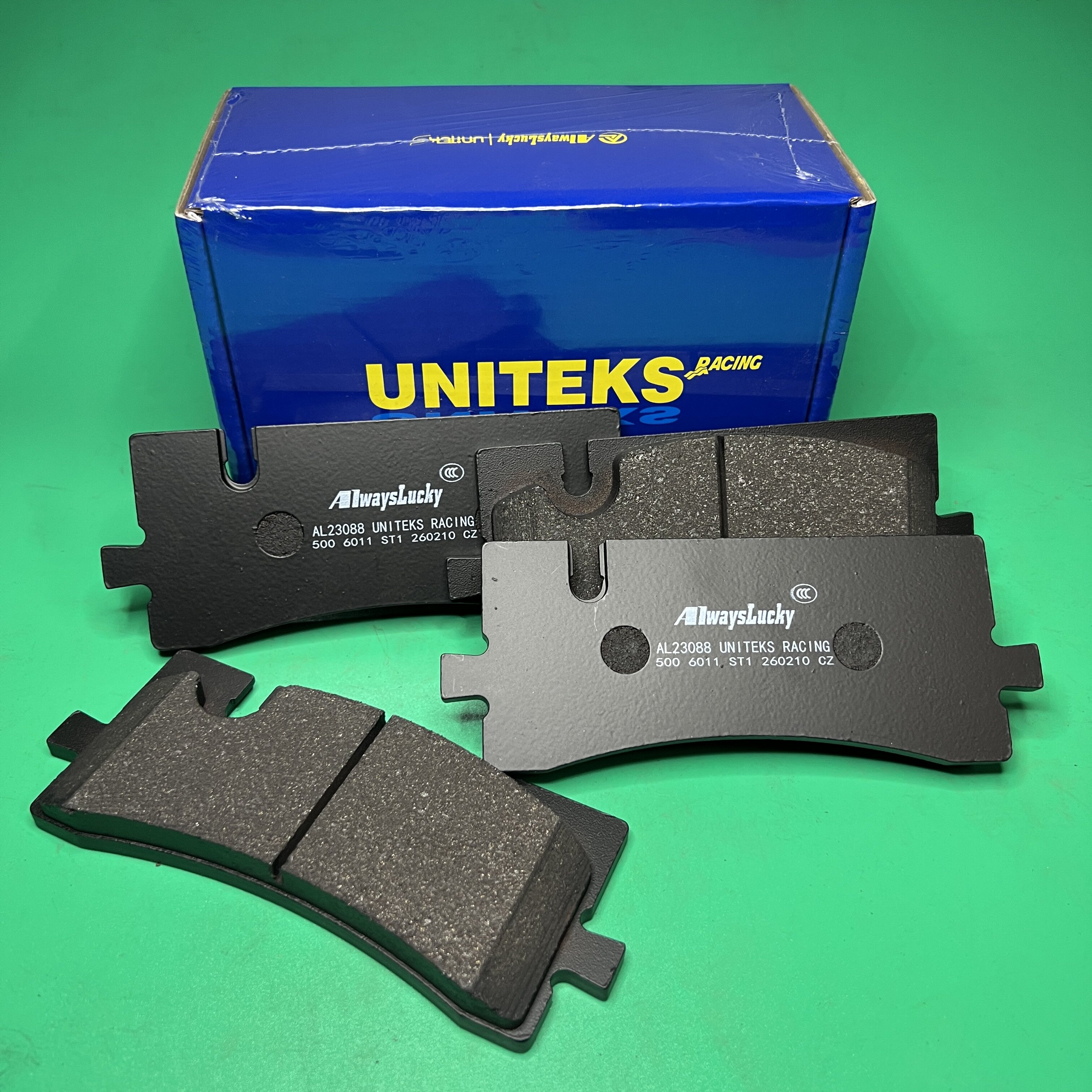 UNITEKS适配硬速inspeed TS4 TR4 TS4S TR4S刹车皮刹车片改装片