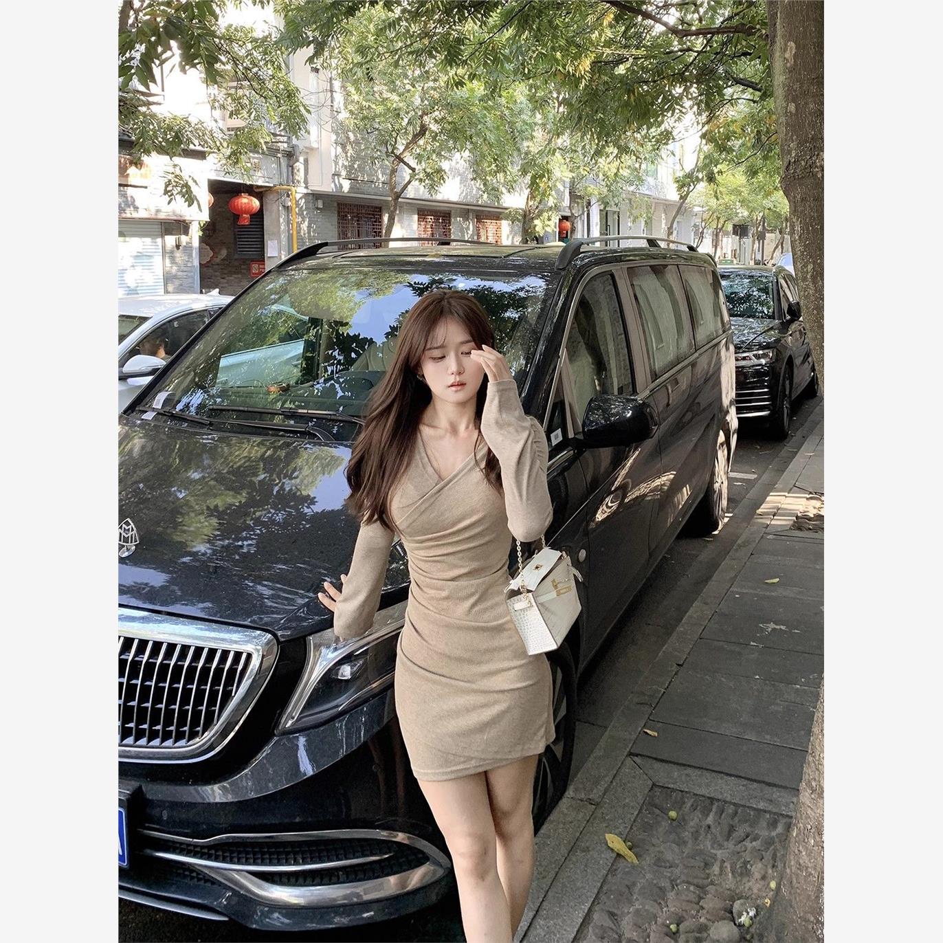 V领内搭加绒保暖连衣裙女