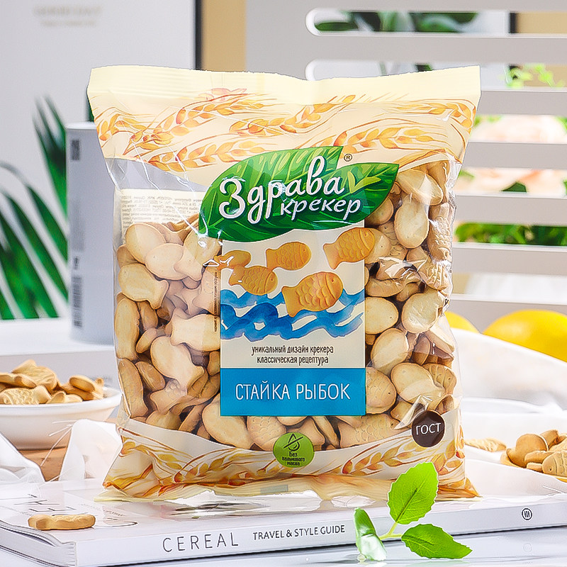 俄罗斯进口小鱼饼干粗粮饱腹代餐咸味小糕点心早餐零食品300克