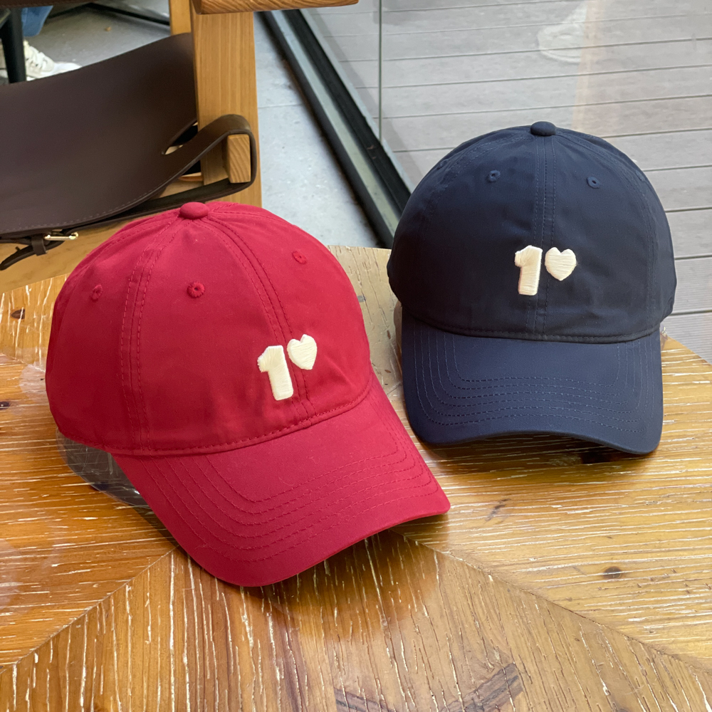 四季款爱心刺绣情侣棒球帽男女