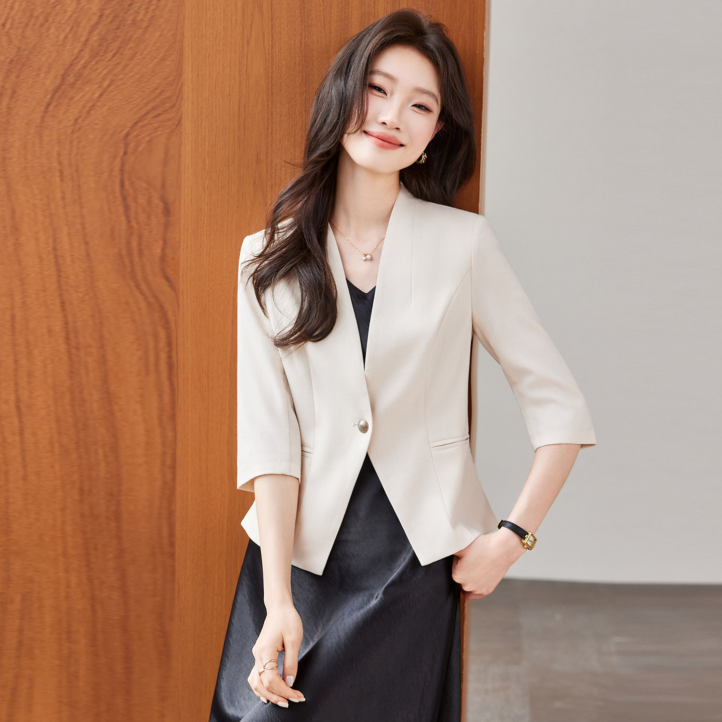 小西装外套女无领春夏薄款2026新款短款高级感职业中袖西服裙套装
