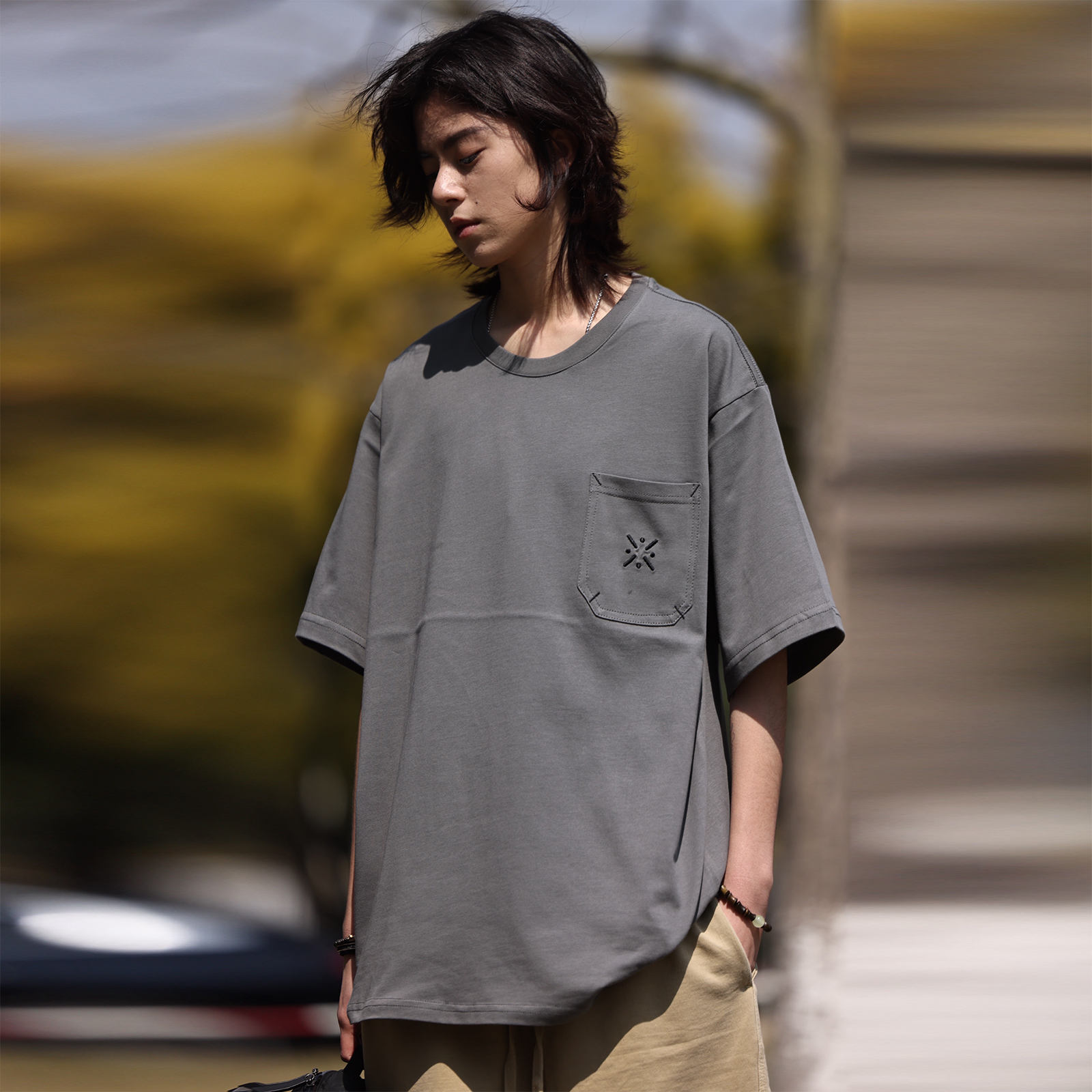 美式复古纯色口袋刺绣圆领短袖