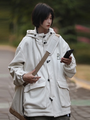牛角扣春秋连帽卫衣外套宽松
