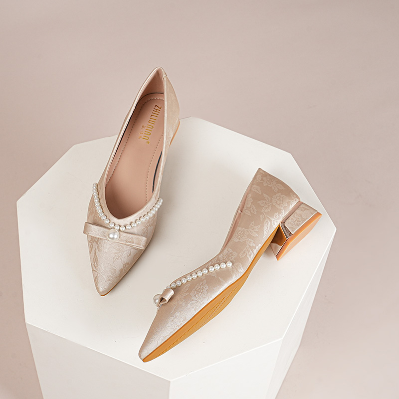 单鞋法式珍珠舒适柔软大码女鞋