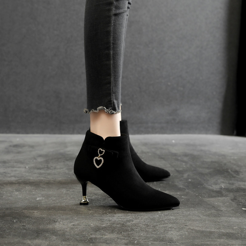 34小码女靴313233高跟鞋爆款短靴子女2025新款冬季加绒马丁靴大码