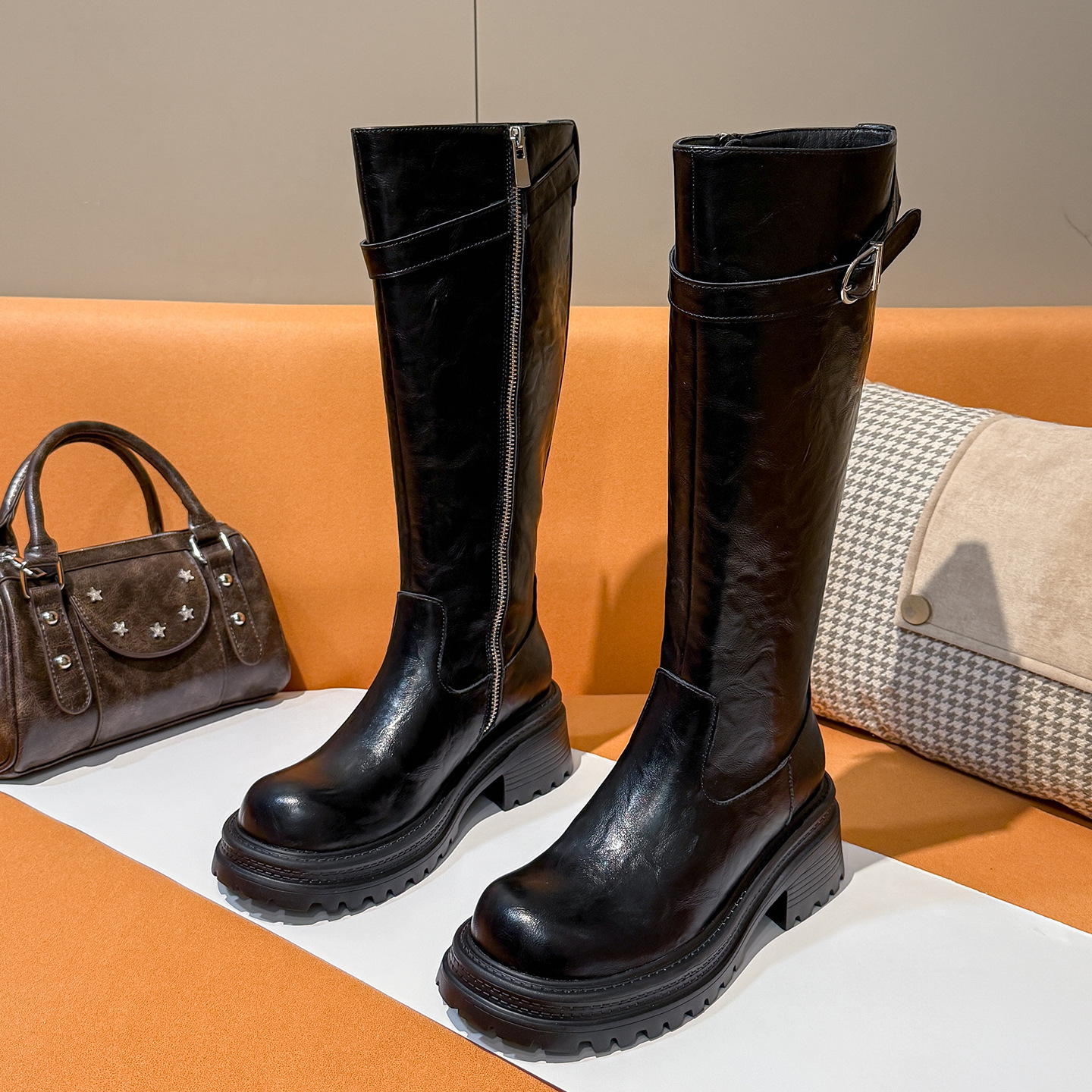 大码女靴41-43加宽胖粗跟厚底黑色长筒靴子女2025新款爆款马丁靴