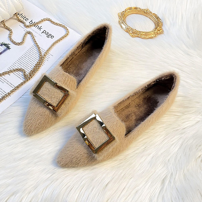 平底配裙子尖头毛毛鞋女