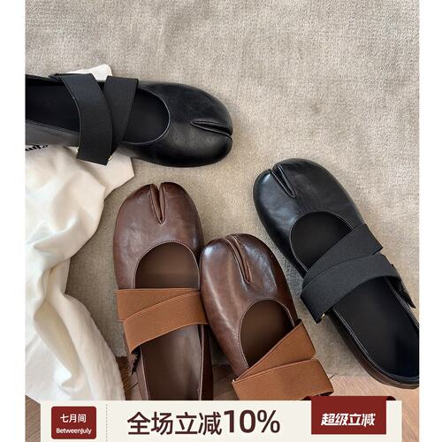 七月间 复古猪蹄分趾鞋女2026新款鞋子玛丽珍小皮鞋浅口芭蕾单鞋