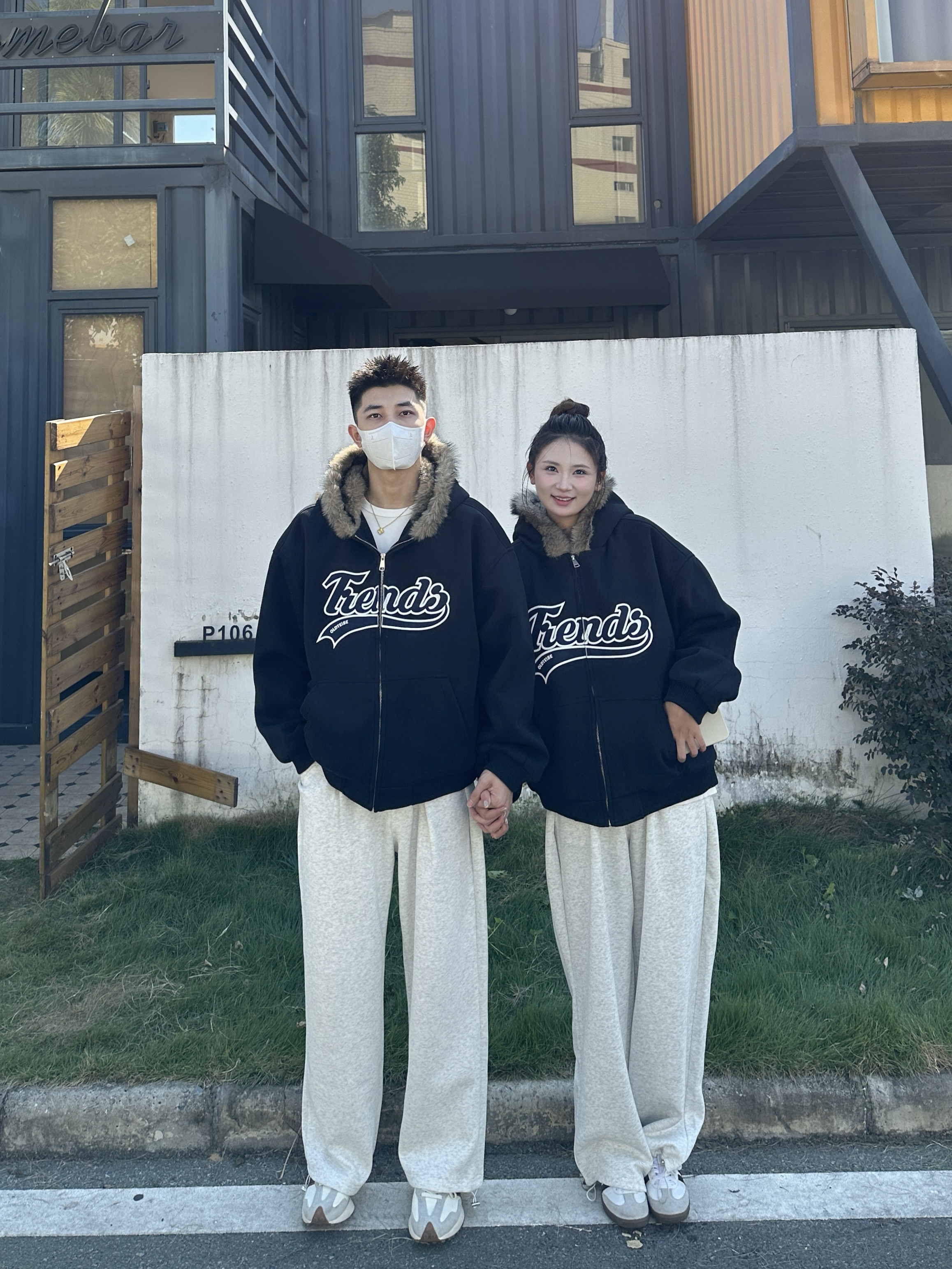 3KU夫妇冬季新款连帽毛领加绒加厚棉衣外套男女同款刺绣保暖棉服