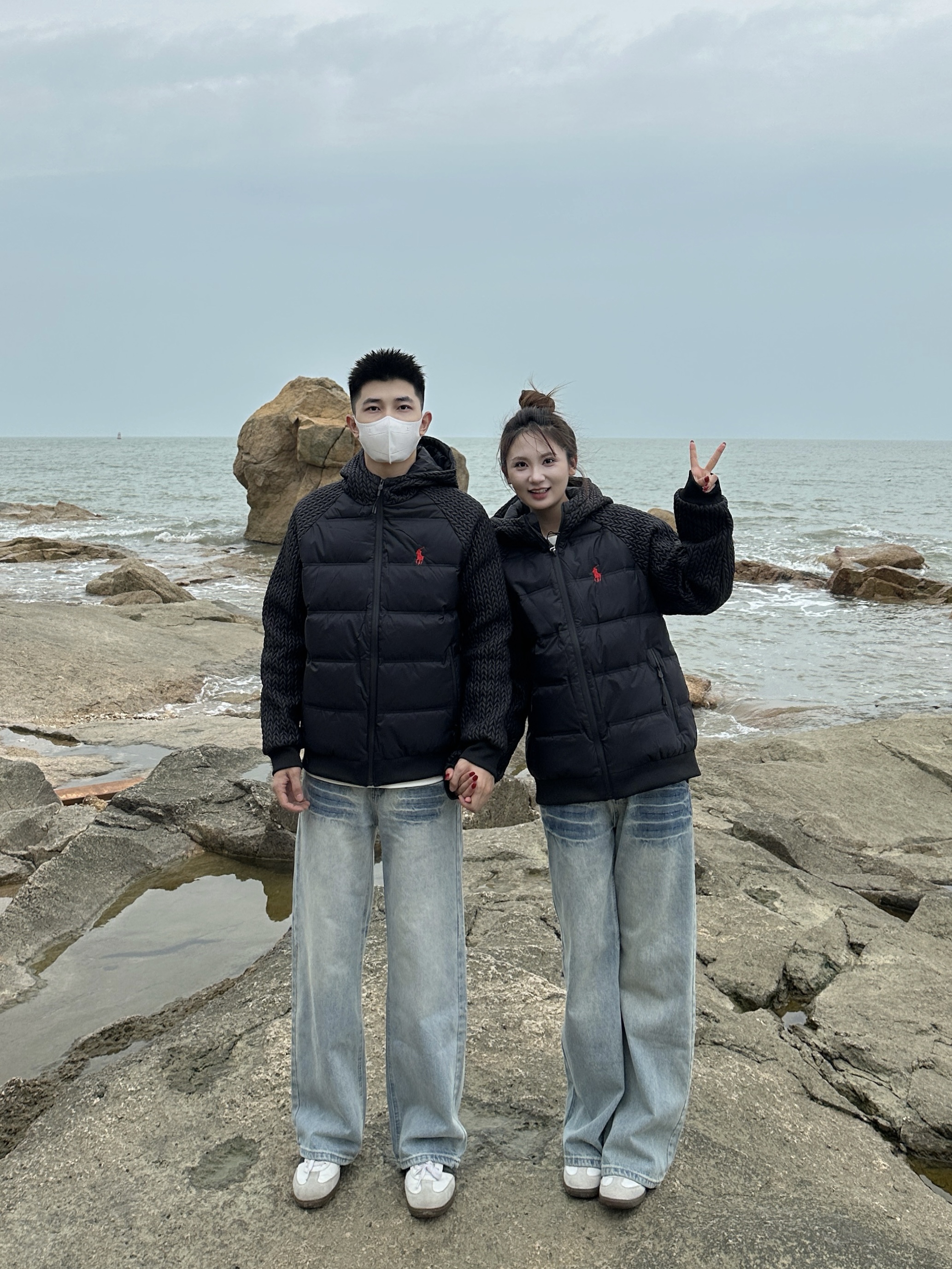 3KU夫妇冬季连帽刺绣拼接白鸭绒羽绒服外套保暖潮牌男女同款上衣