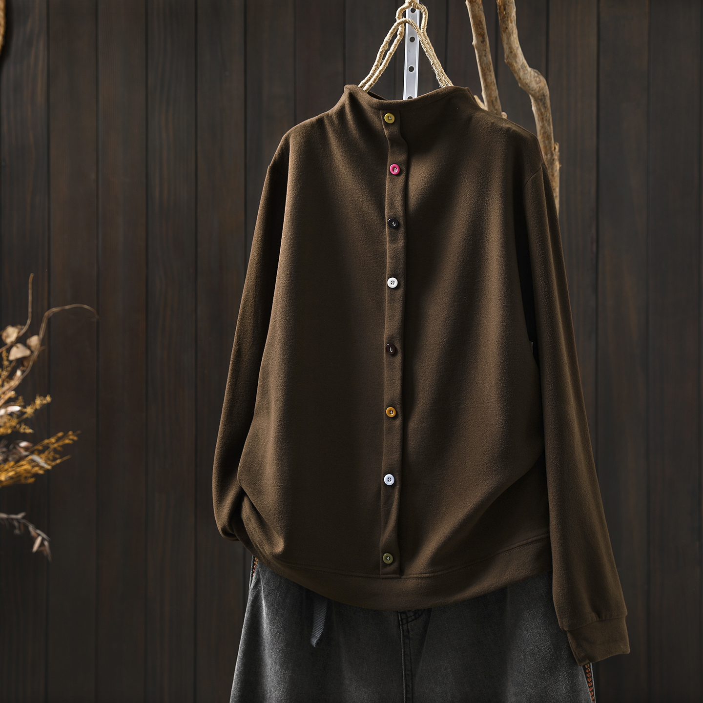 半高领t恤女新款2025爆款时尚洋气彩色扣子德绒百搭休闲套头上衣