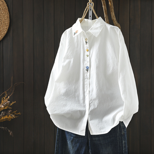 独特超好看的衬衫春新女款2026白色纯棉花朵刺绣洋气休闲文艺衬衣