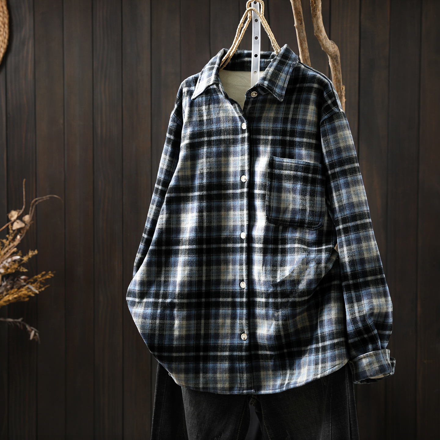 格子衬衫女款2025新款秋冬磨毛加绒单口袋宽松文艺休闲慵懒风衬衣