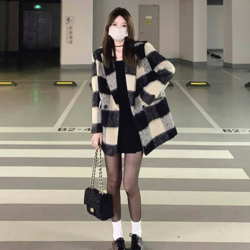中长款外套复古黑白格子毛呢风衣