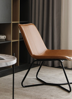 北欧设计铁艺橙色小户经济型皮艺极简约单人沙发家用阳台休闲椅子